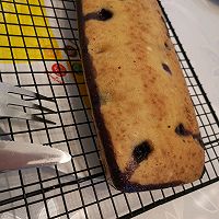 超級簡單的檸檬藍莓蛋糕的做法图解12