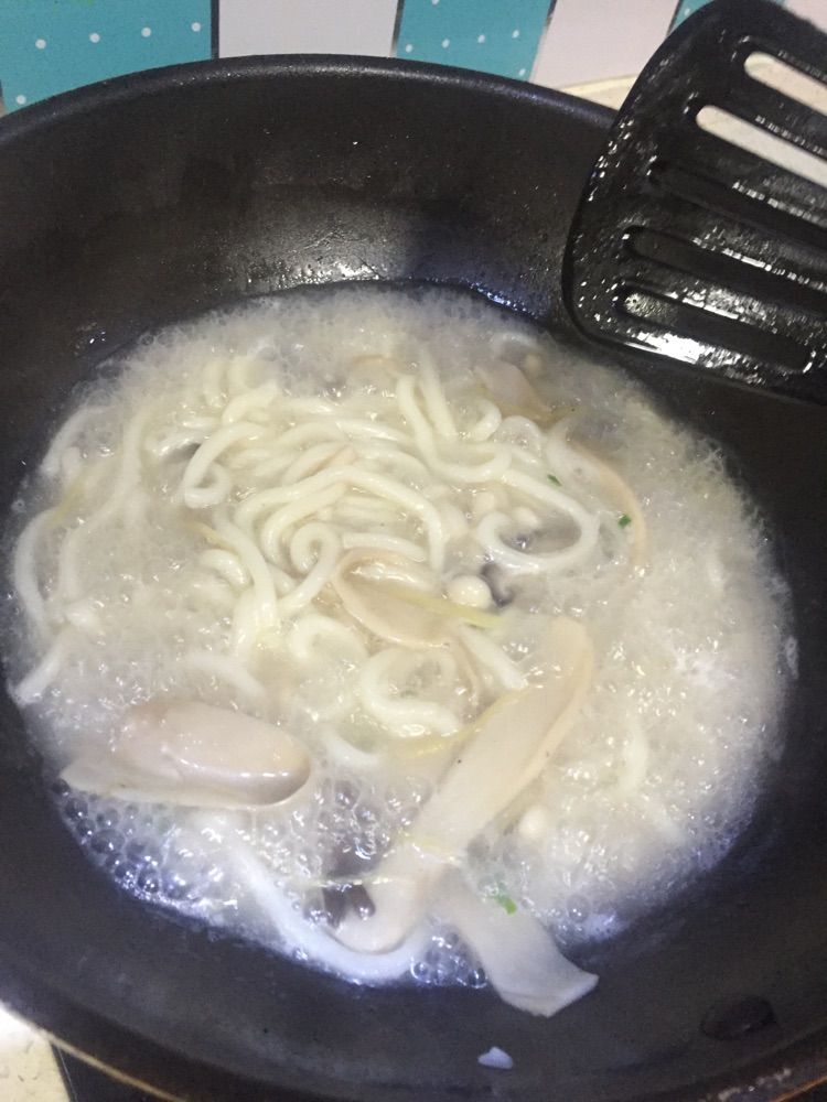 蘑菇浓汤乌冬面的做法图解4