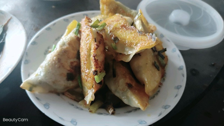 衢州特色小吃之煎饺（韭菜盒子）的做法