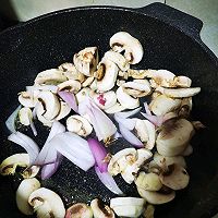 #夏日撩人滋味#安佳黄油炒蘑菇。的做法图解6