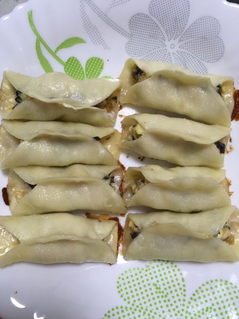 三鲜锅贴
