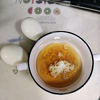 香油鸡蛋蒜的做法图解1