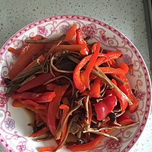红辣椒炒茶树菇