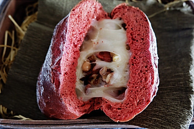 红丝绒坚果麻薯软欧面包