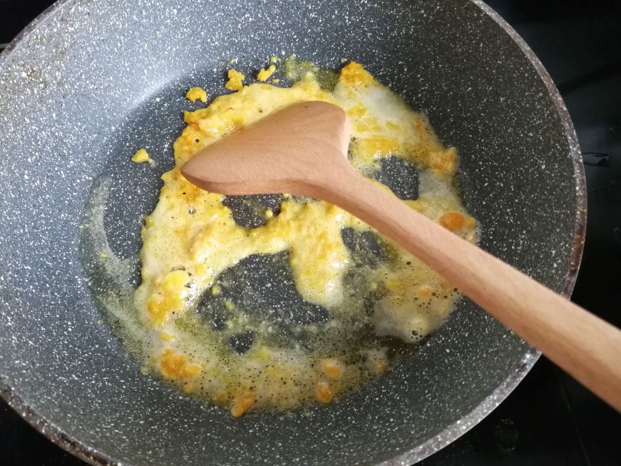 咸蛋黄焗南瓜怎么做_咸蛋黄焗南瓜的做法_豆果美食