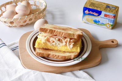 快手低脂美味早餐! 黄油厚蛋烧蟹柳三明治