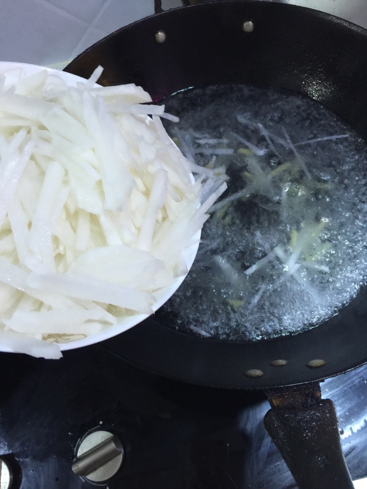 白萝卜羊肉汤的做法图解4