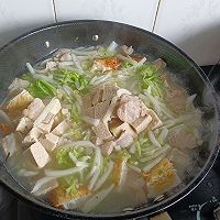 大白菜煎蛋炖冻豆腐的做法图解5