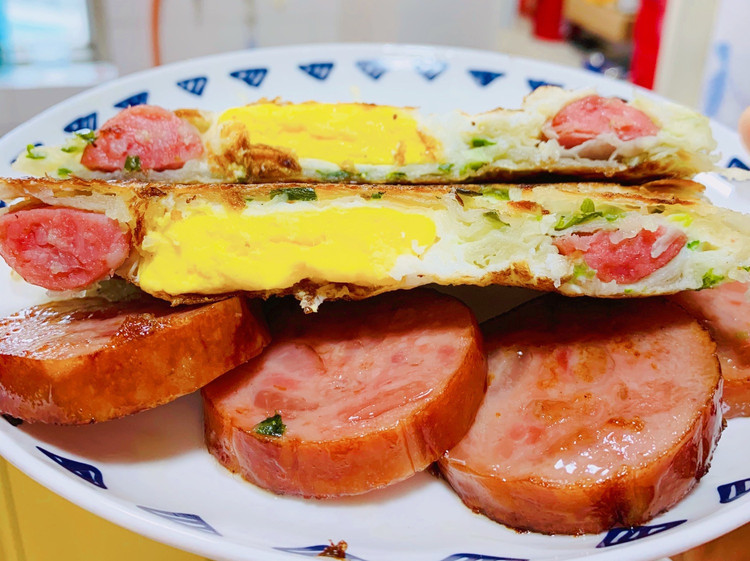 鸡蛋火腿手抓饼的做法