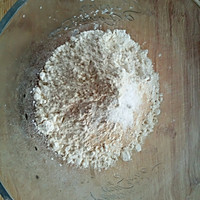 芝麻奶盐苏打饼干的做法图解2