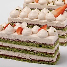 抹茶草莓香缇蛋糕