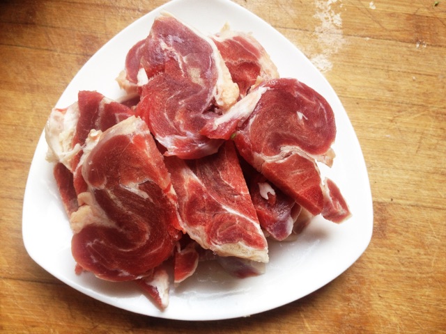 土豆炖羊肉的做法图解2