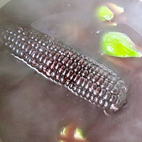 黑玉米无花果甜汤的做法图解3