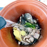 超鲜的奶白黑鱼汤的做法图解4