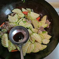 角瓜炒肉的做法图解7