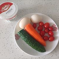 #享时光浪漫 品爱意鲜醇#酸奶油蔬菜鸡蛋沙拉的做法图解1