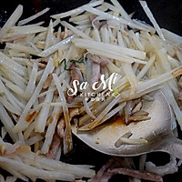 土豆肉丝炒韭菜的做法图解5