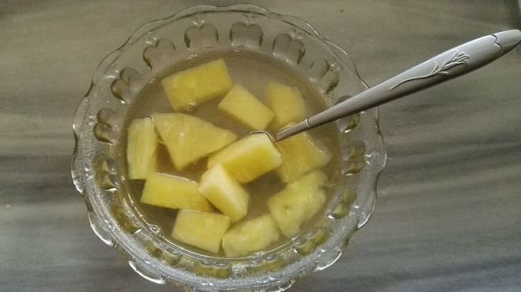 糖水菠萝（菠萝罐头）的做法