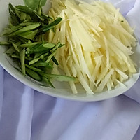 蒜香土豆卷的做法图解2