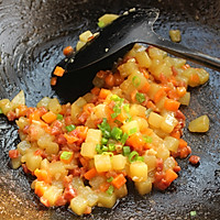 【腊肠土豆饭】【栗子烧海鲜菇】【干贝萝卜汤】的做法图解5