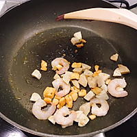 番茄鸡肉虾仁芝士焗饭的做法图解7