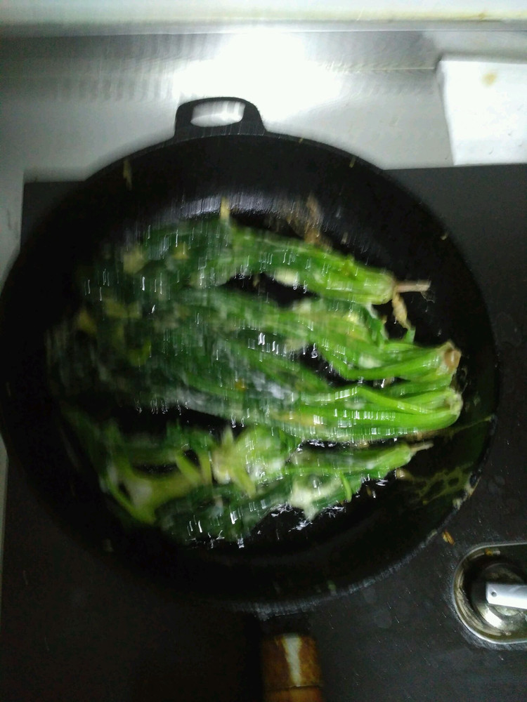 必须热吃的煎菠菜的做法