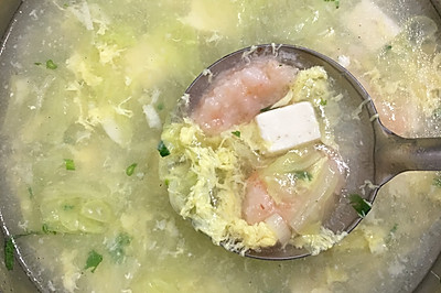 白菜豆腐鸡蛋虾滑汤