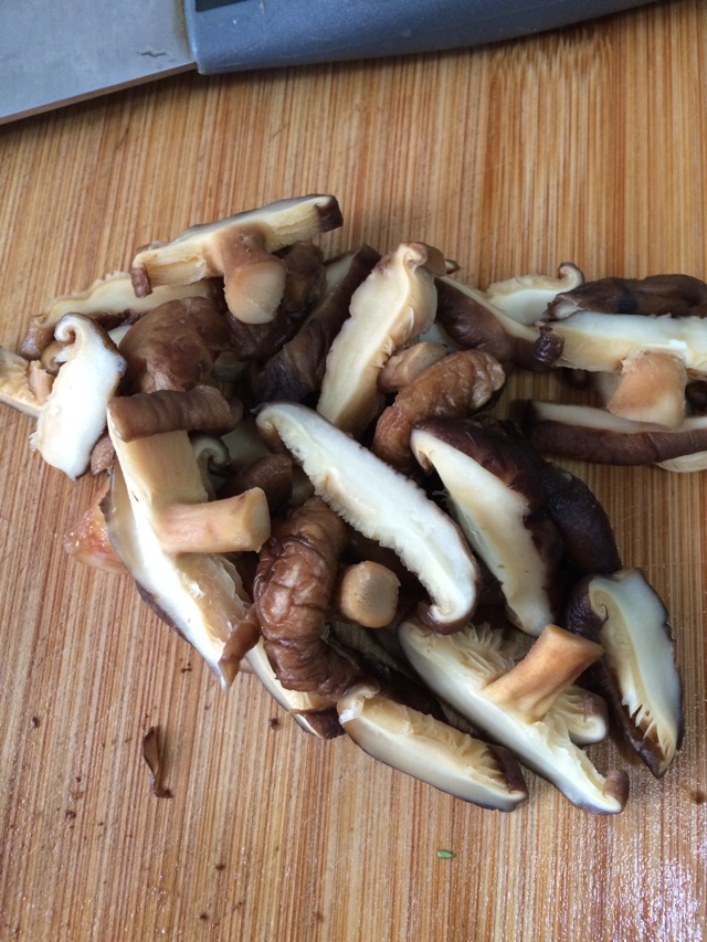 初秋的简易腊味饭的做法图解3