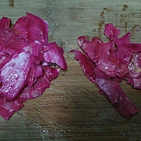 火龙果皮玫瑰花的做法图解2