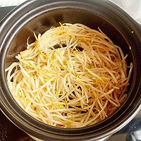 开胃辣白菜豆芽汤的做法图解3
