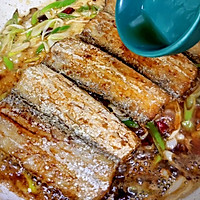 #李锦记X豆果 夏日轻食美味榜#京葱焖带鱼的做法图解7