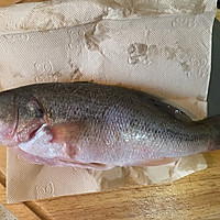 鲈鱼两吃：清蒸鱼柳&鱼骨豆腐汤的做法图解3
