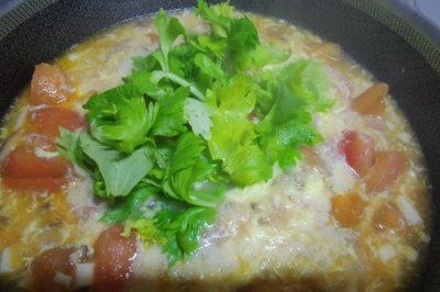 西红柿芹菜叶子疙瘩汤