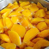 #硬核菜谱制作人#自制无添加糖水黄桃罐头的做法图解4