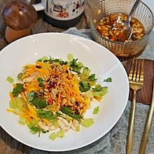 中餐｜凉拌麻辣鸡丝，鸡胸肉嫩而不柴的秘密