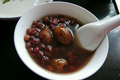 蜜枣红豆甜汤