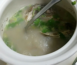 沙姜鱼头汤的做法