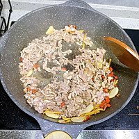 超下饭～腌菜炒肉的做法图解3