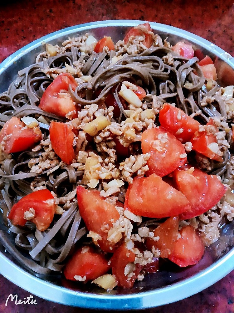 番茄肉末荞麦面的做法