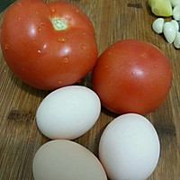 西红杮炒鸡蛋的做法图解1