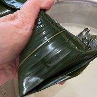 #妈妈手中的安心味#北方糯米红枣+蜜枣四角粽的做法图解7