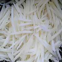 鸡蛋饼卷土豆丝的做法图解3