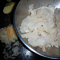 牛奶雪耳炖原只木瓜的做法图解3