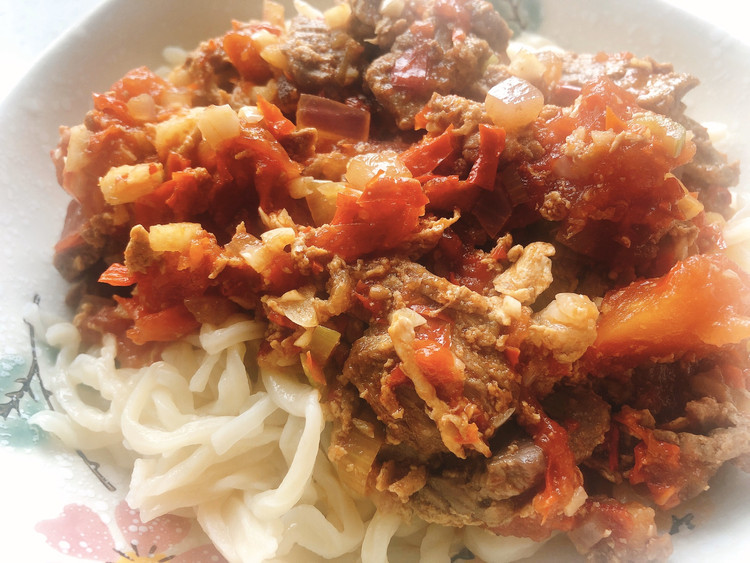 新疆美食——辣皮子肉拌面的做法