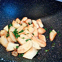 快速简单的椒盐土豆块#鲜香滋味，搞定萌娃#的做法图解6