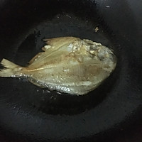 红烧鲳鱼的做法图解2