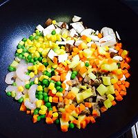 菠萝海陆双鲜炒饭|养老公不重样的做法图解4