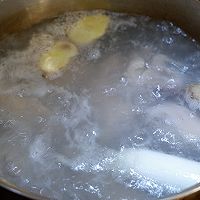 黄豆猪脚滋补养颜汤的做法图解4