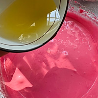 甜品爱好者必看｜网红版红丝绒车厘子蛋糕的做法图解7