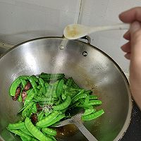 腊肠炒荷兰豆的做法图解11